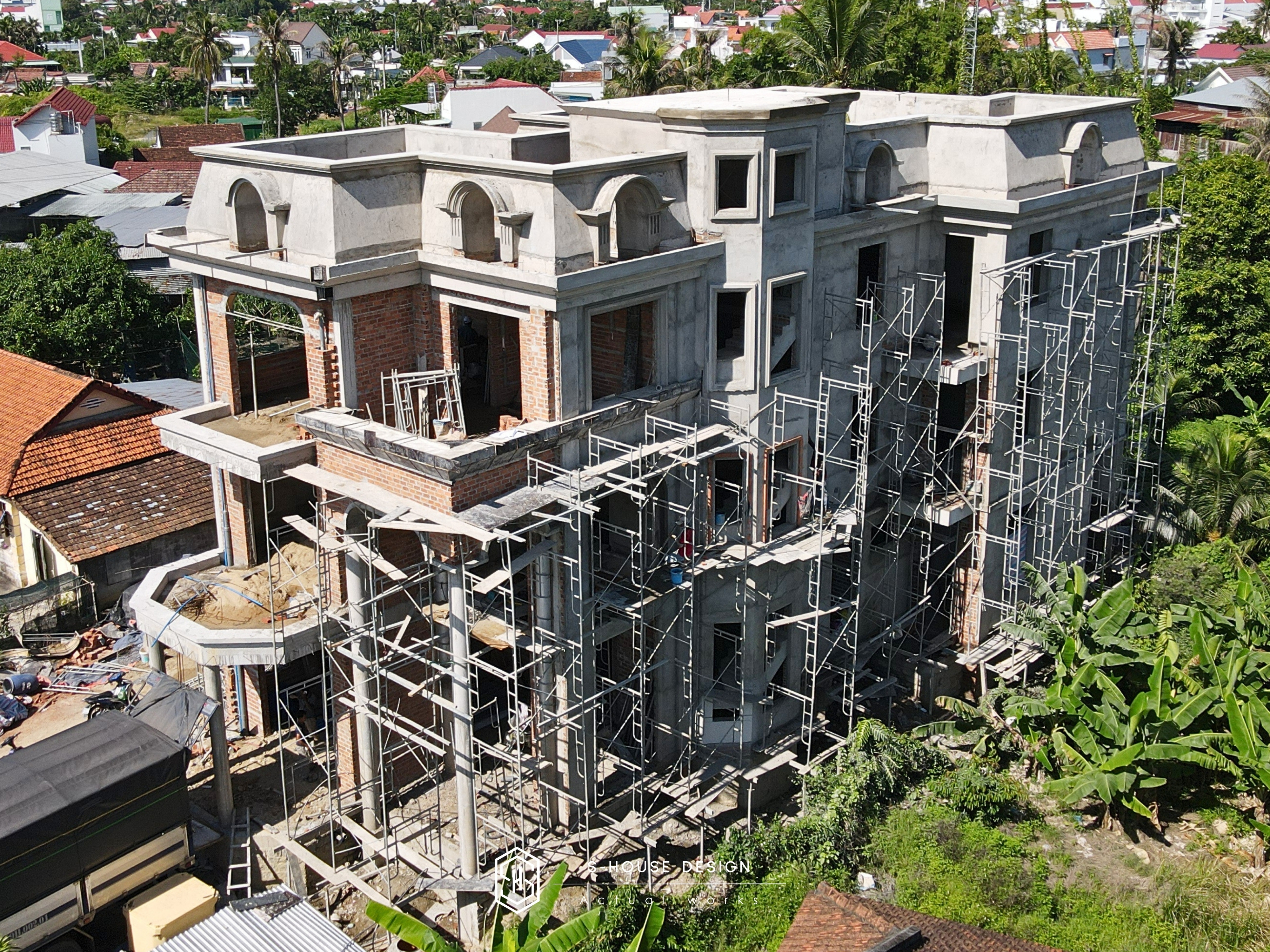 Thi công biệt thự Tân Cổ Điển 3 tầng 
